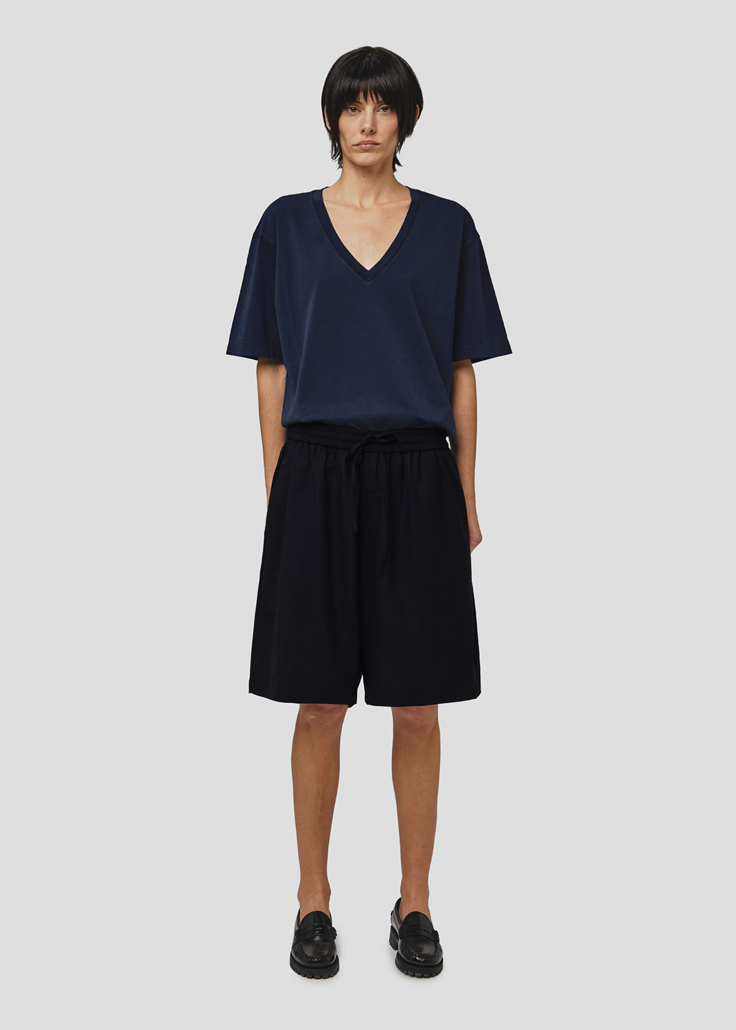 SEVEN GAUGE BERMUDA CON ELASTICO IN FRESCO LANA NERO