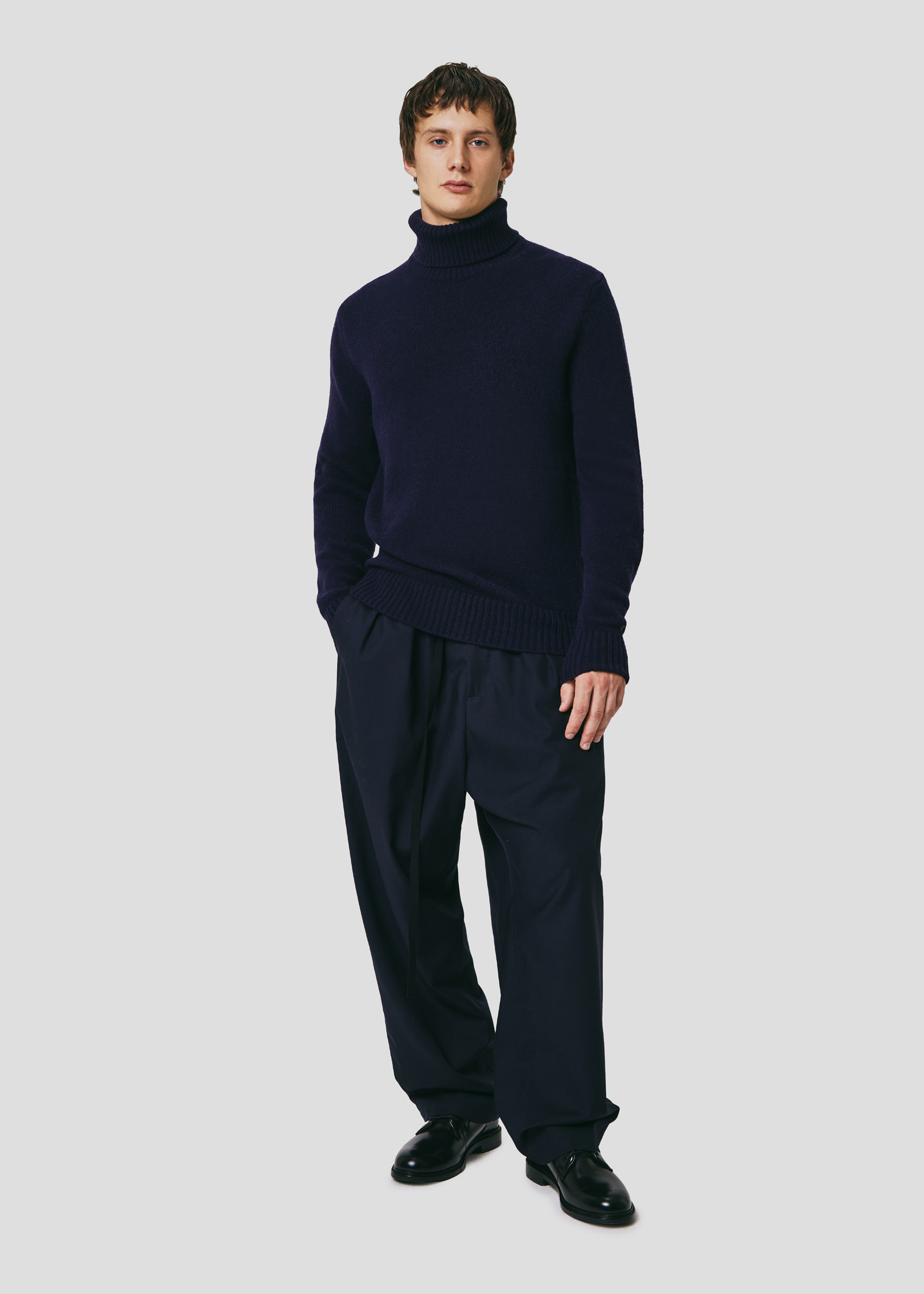 SEVEN GAUGE TURTLE NECK SWEATER BLUE