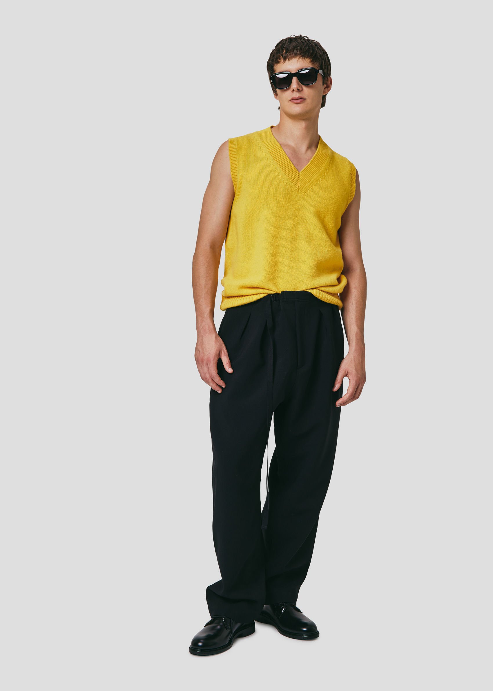SEVEN GAUGE: VEST SWEATER YELLOW