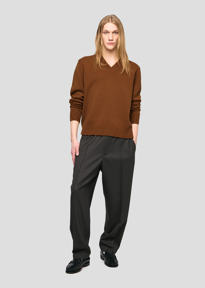 SEVEN GAUGE: LAMBSWOOL V-NECK SWEATER HAZELNUT