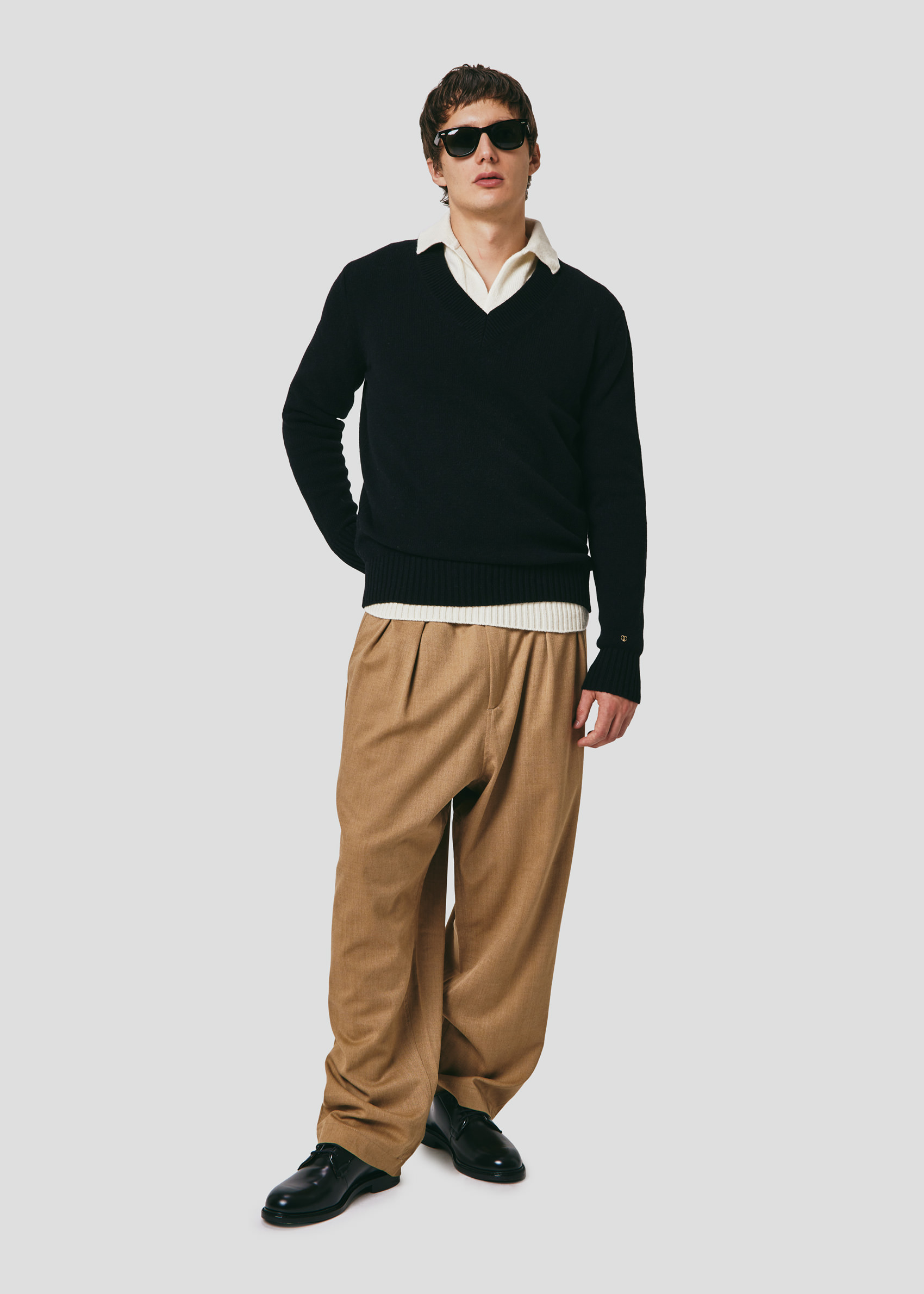 SEVEN GAUGE V-NECK SWEATER BLACK