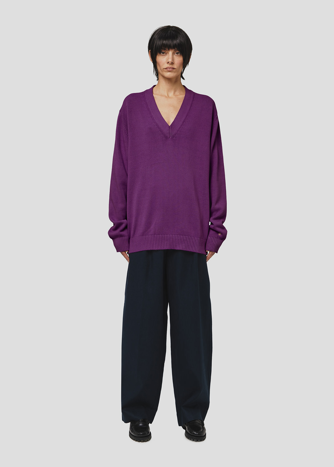 SEVEN GAUGE: PULLOVER SCOLLO A V IN COTONE VIOLA