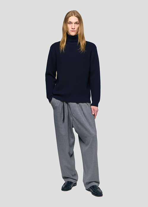 SEVEN GAUGE: ENGLISH RIB HIGH NECK SWEATER BLUE