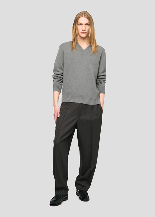 SEVEN GAUGE: LAMBSWOOL V-NECK SWEATER GREY MELANGE