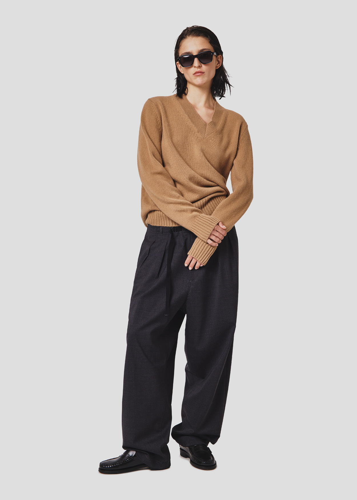 SEVEN GAUGE: PULLOVER SCOLLO A V CAMMELLO