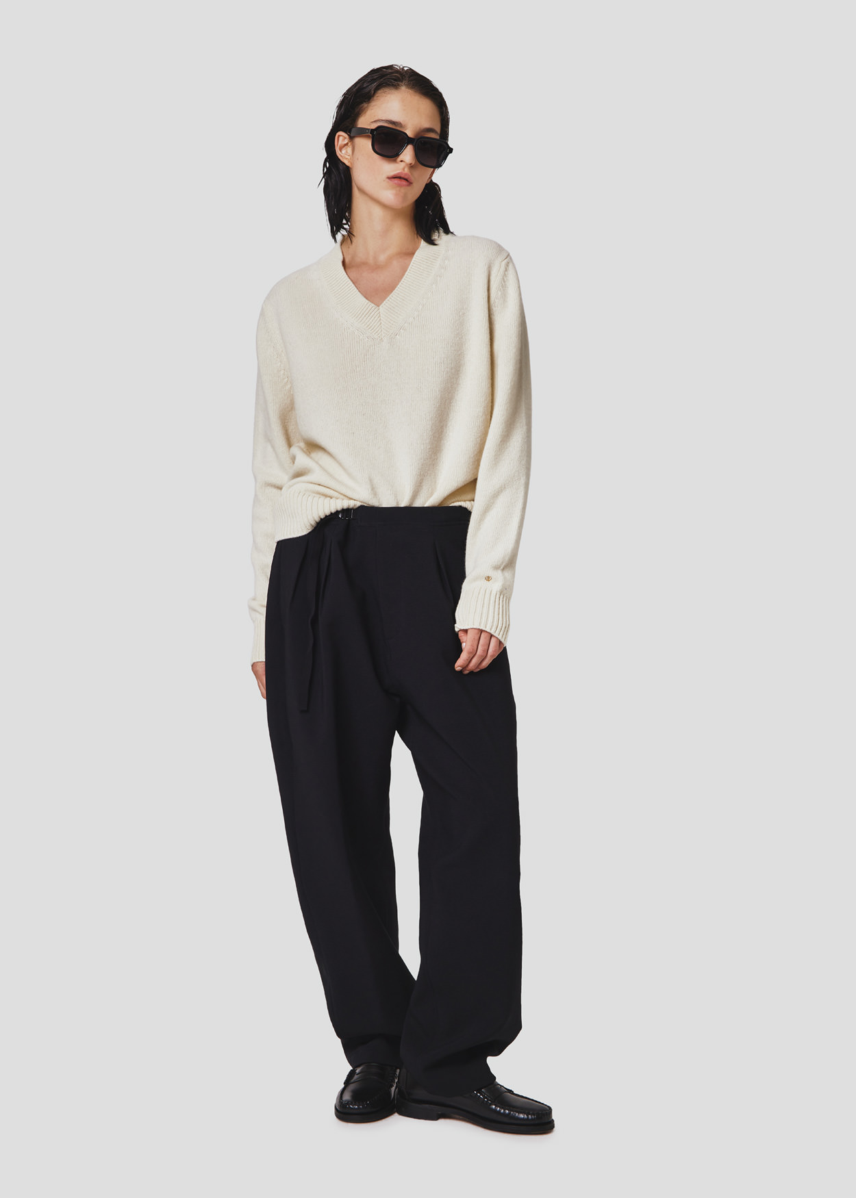 SEVEN GAUGE: V-NECK SWEATER PANNA