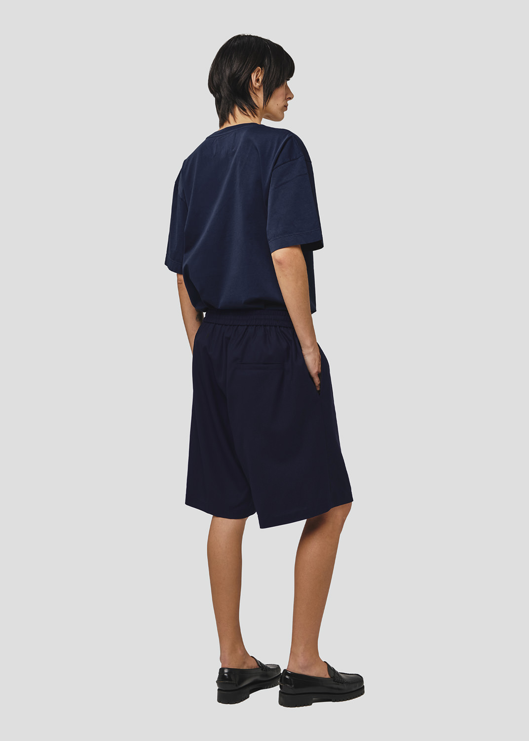 SEVEN GAUGE: BERMUDA CON ELASTICO IN FRESCO LANA BLU