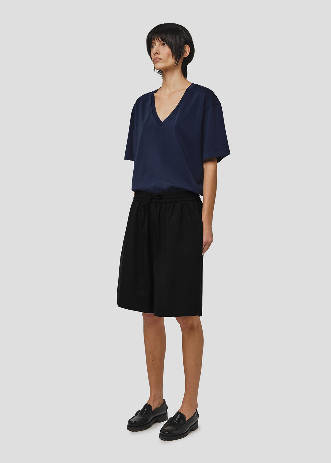 SEVEN GAUGE: BERMUDA CON ELASTICO IN FRESCO LANA NERO