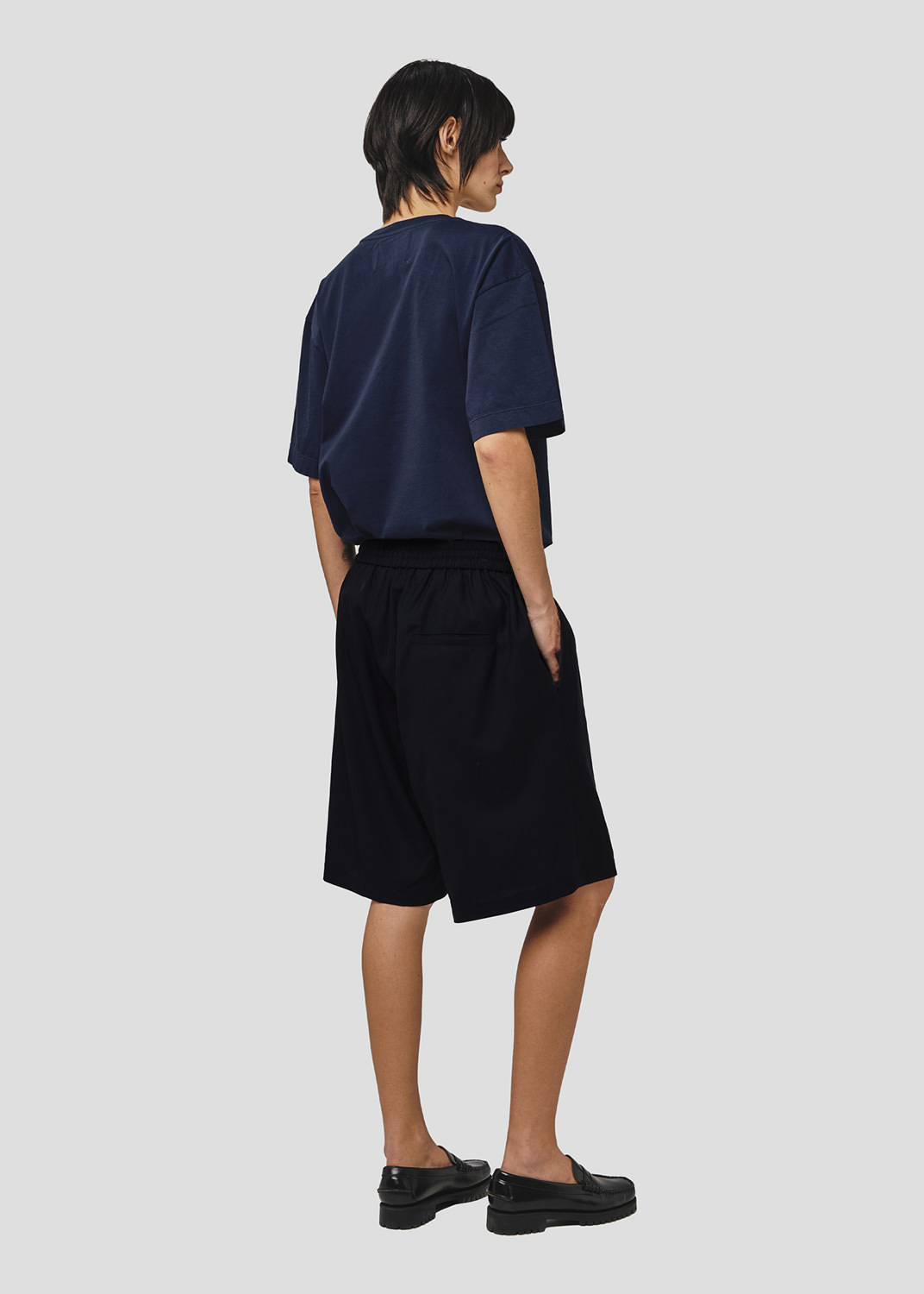 SEVEN GAUGE: BERMUDA CON ELASTICO IN FRESCO LANA NERO