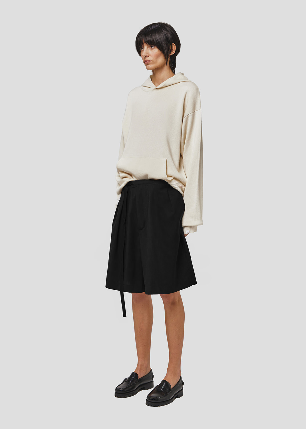 SEVEN GAUGE: BERMUDA IN FRESCO LANA NERO