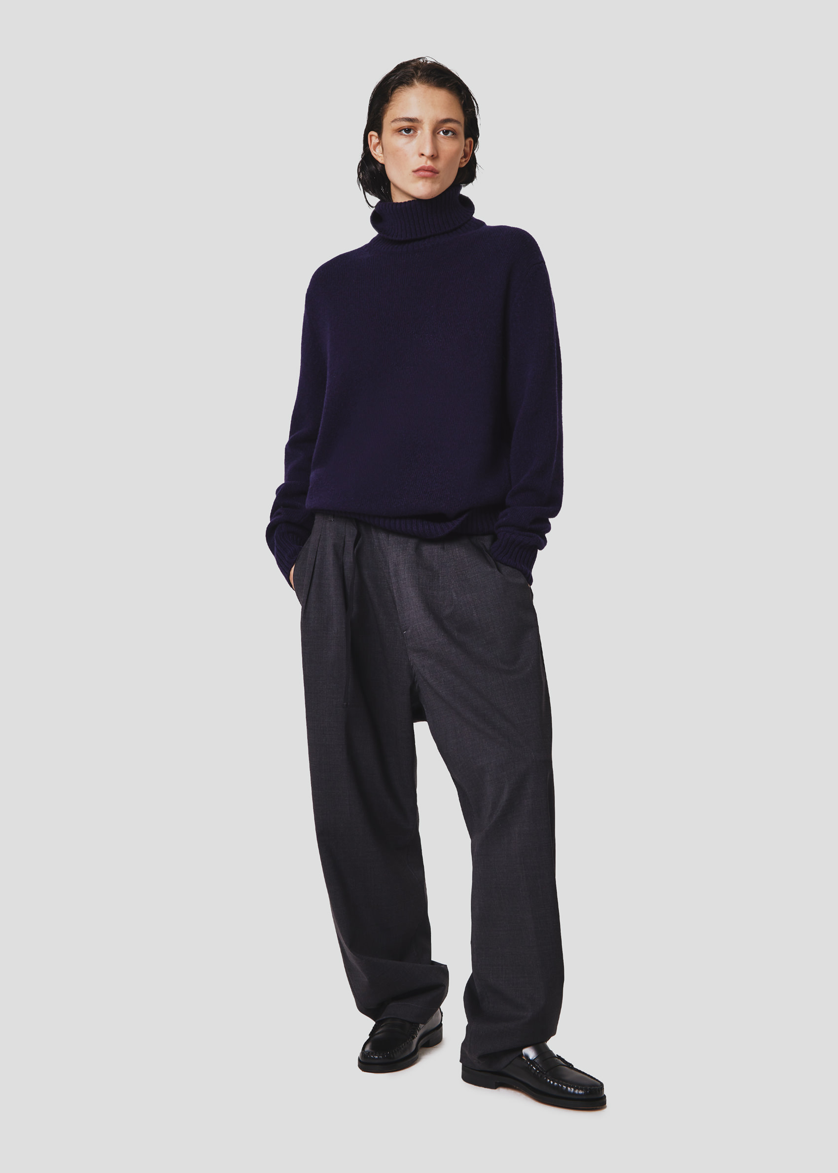SEVEN GAUGE: TURTLE NECK SWEATER BLUE