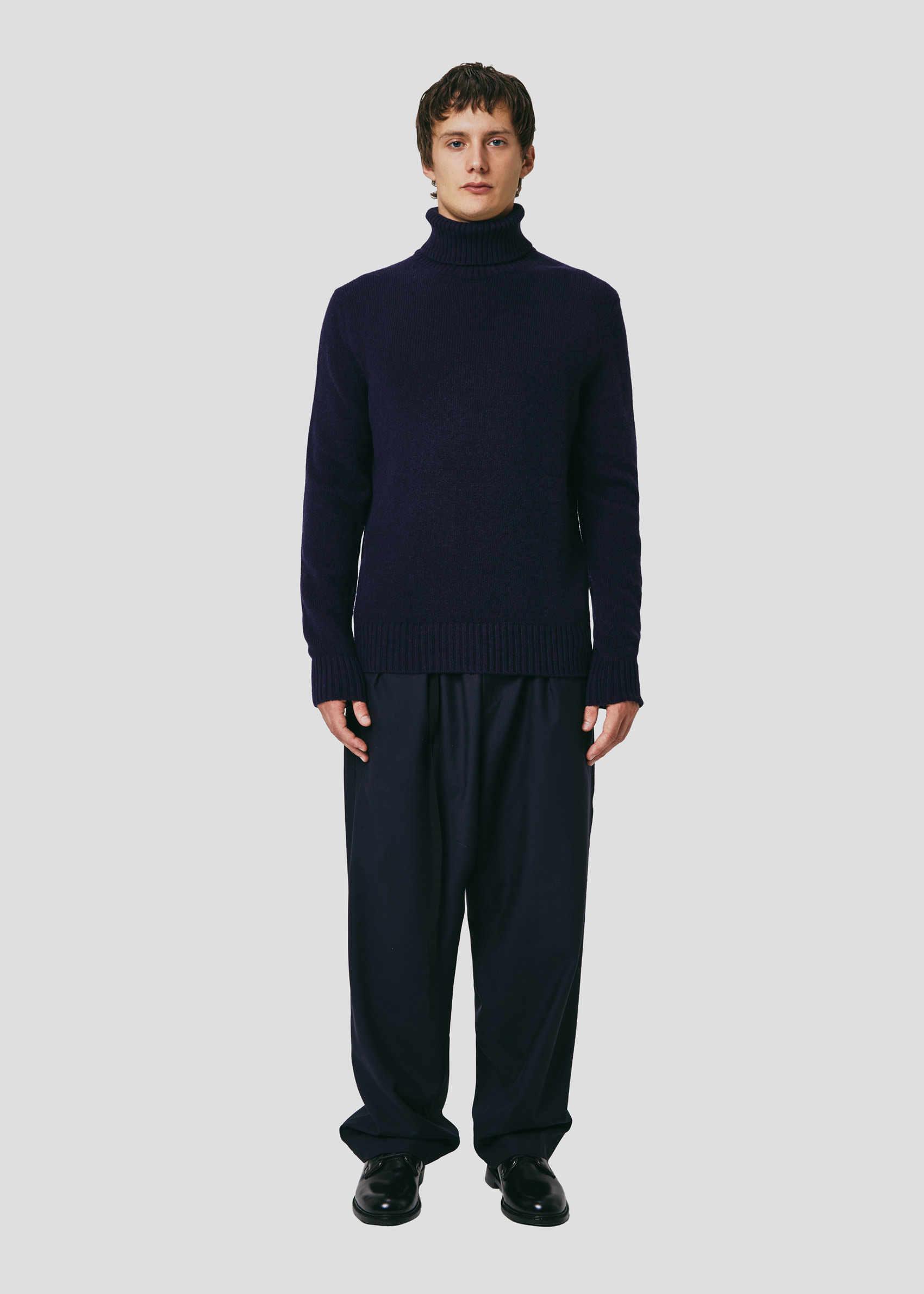 SEVEN GAUGE: TURTLE NECK SWEATER BLUE