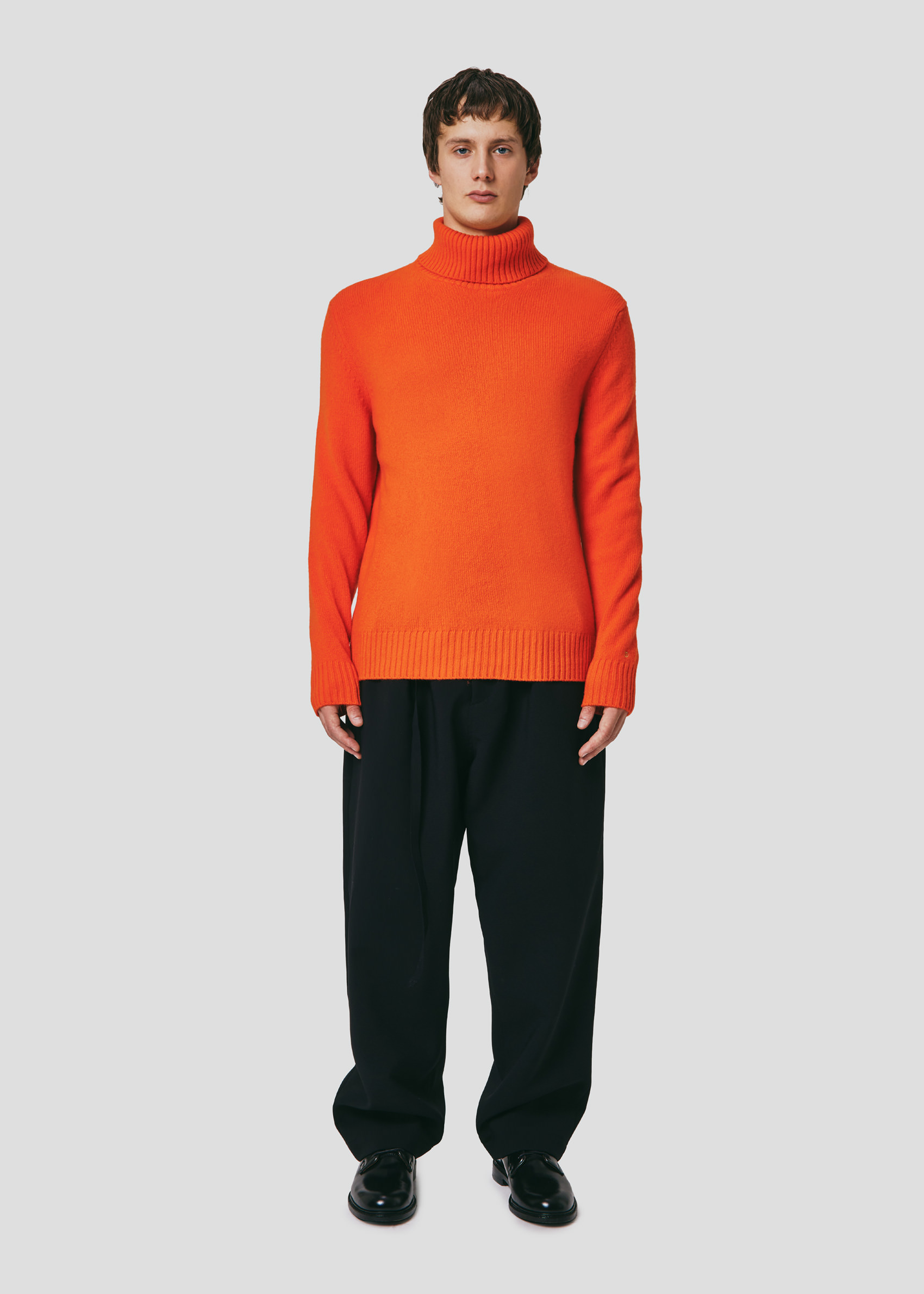 SEVEN GAUGE: MAGLIA COLLO ALTO IN LANA ARANCIONE