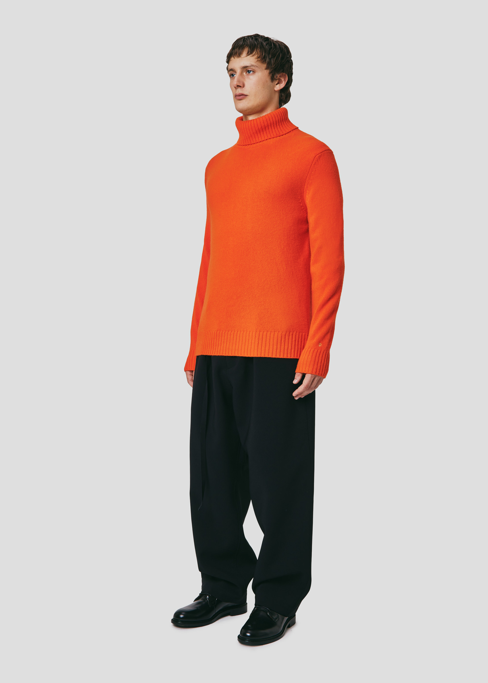 SEVEN GAUGE: MAGLIA COLLO ALTO IN LANA ARANCIONE