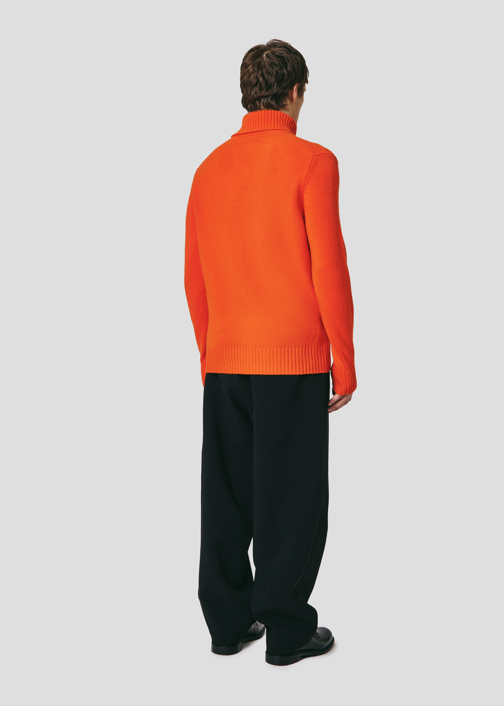 SEVEN GAUGE: MAGLIA COLLO ALTO IN LANA ARANCIONE