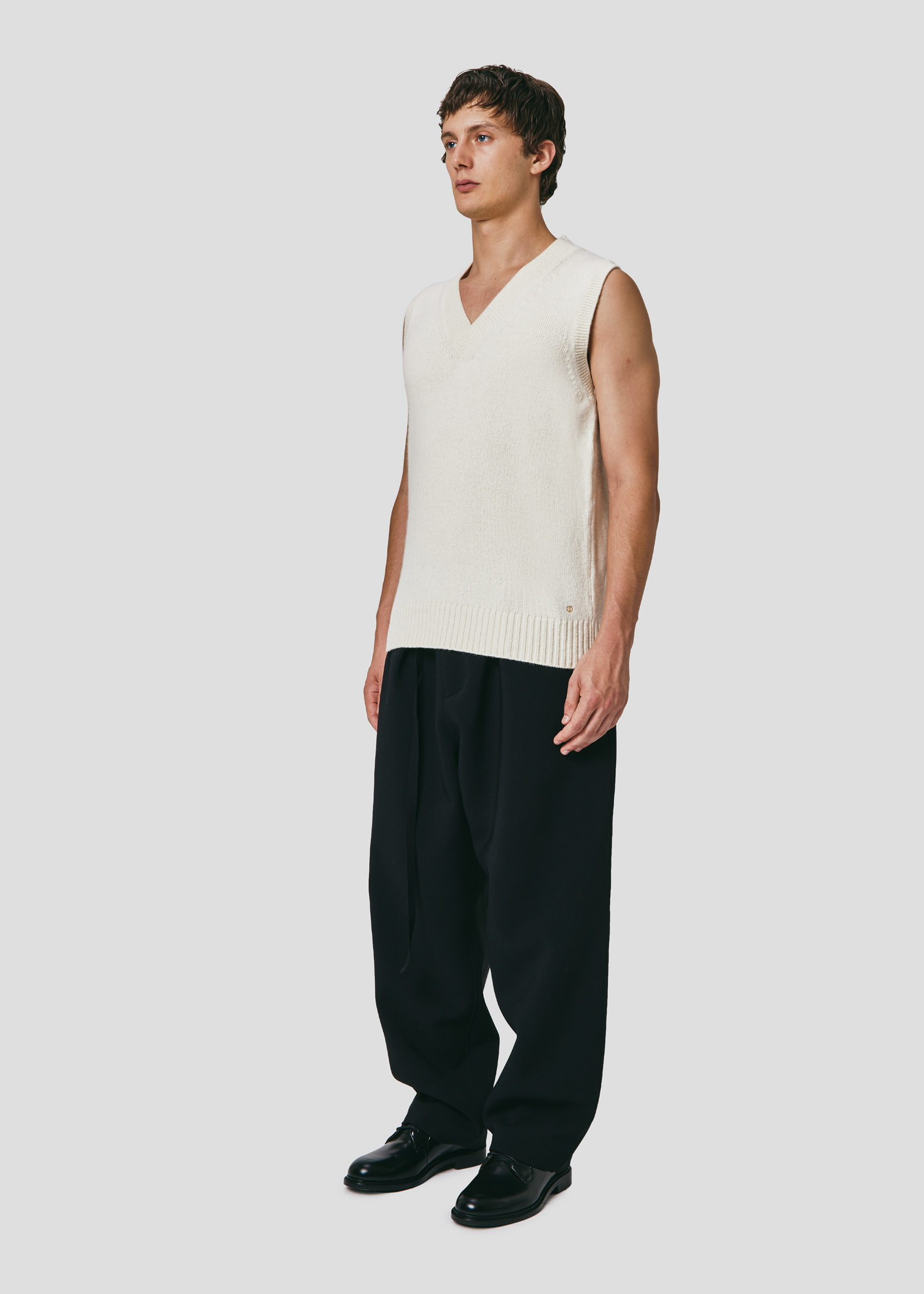 SEVEN GAUGE: VEST SWEATER PANNA
