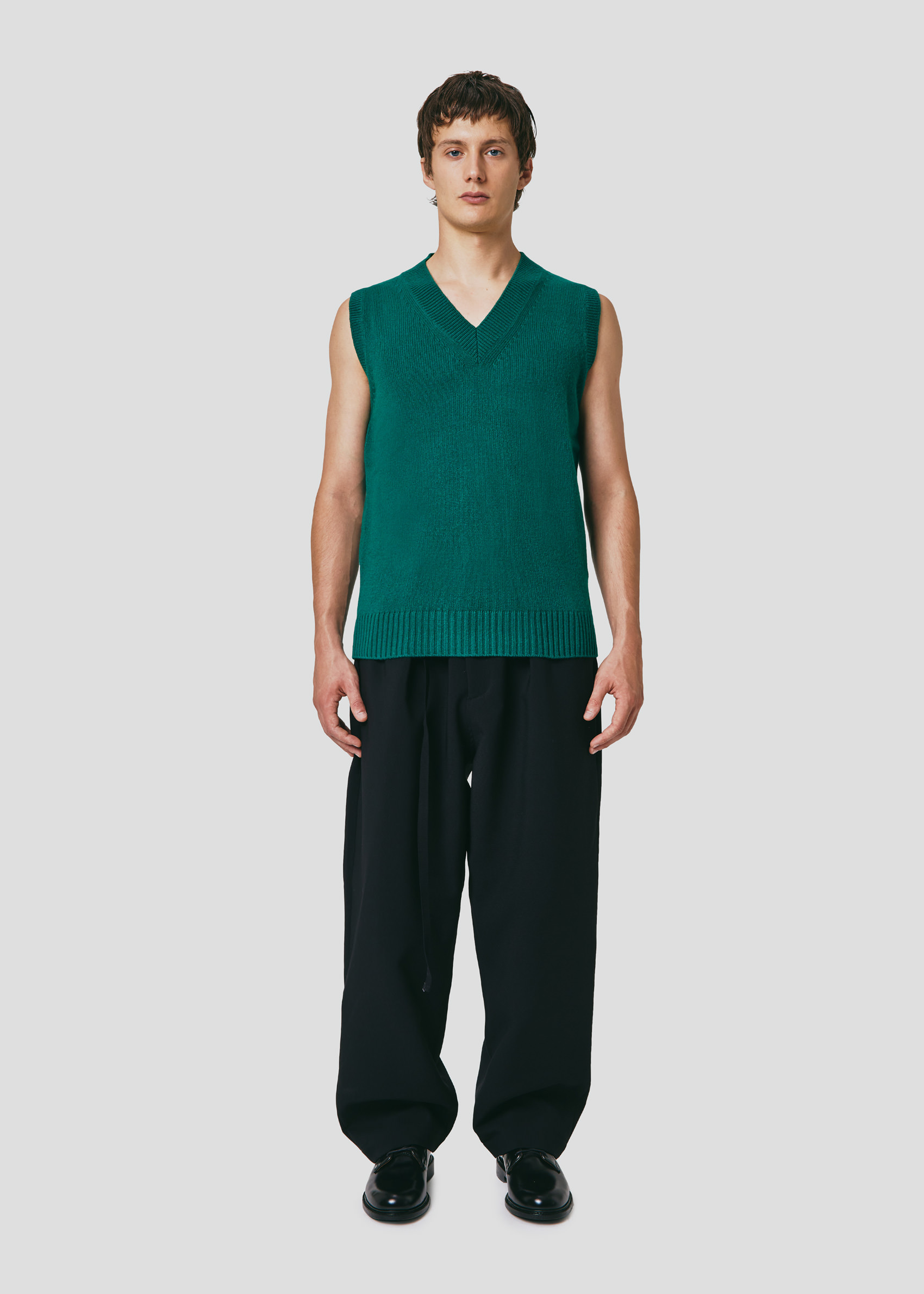 SEVEN GAUGE: VEST SWEATER GREEN