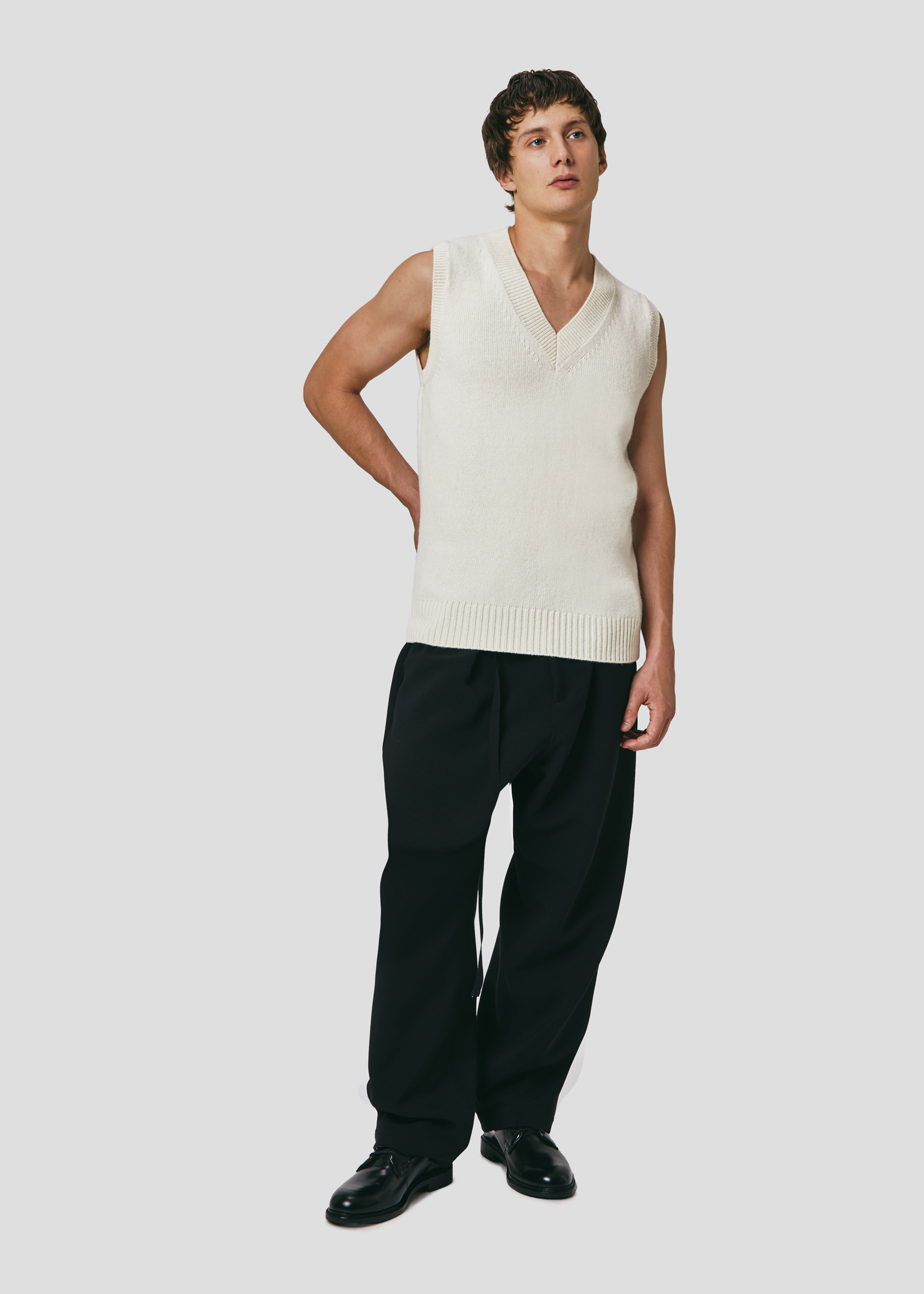 SEVEN GAUGE: VEST SWEATER PANNA