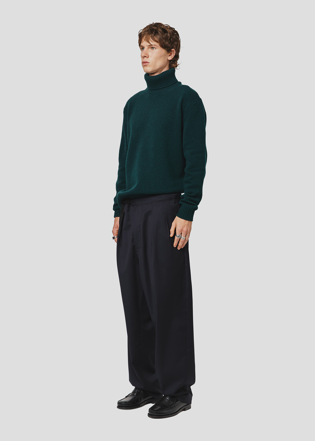 SEVEN GAUGE: LAMBSWOOL HIGH NECK SWEATER GREEN