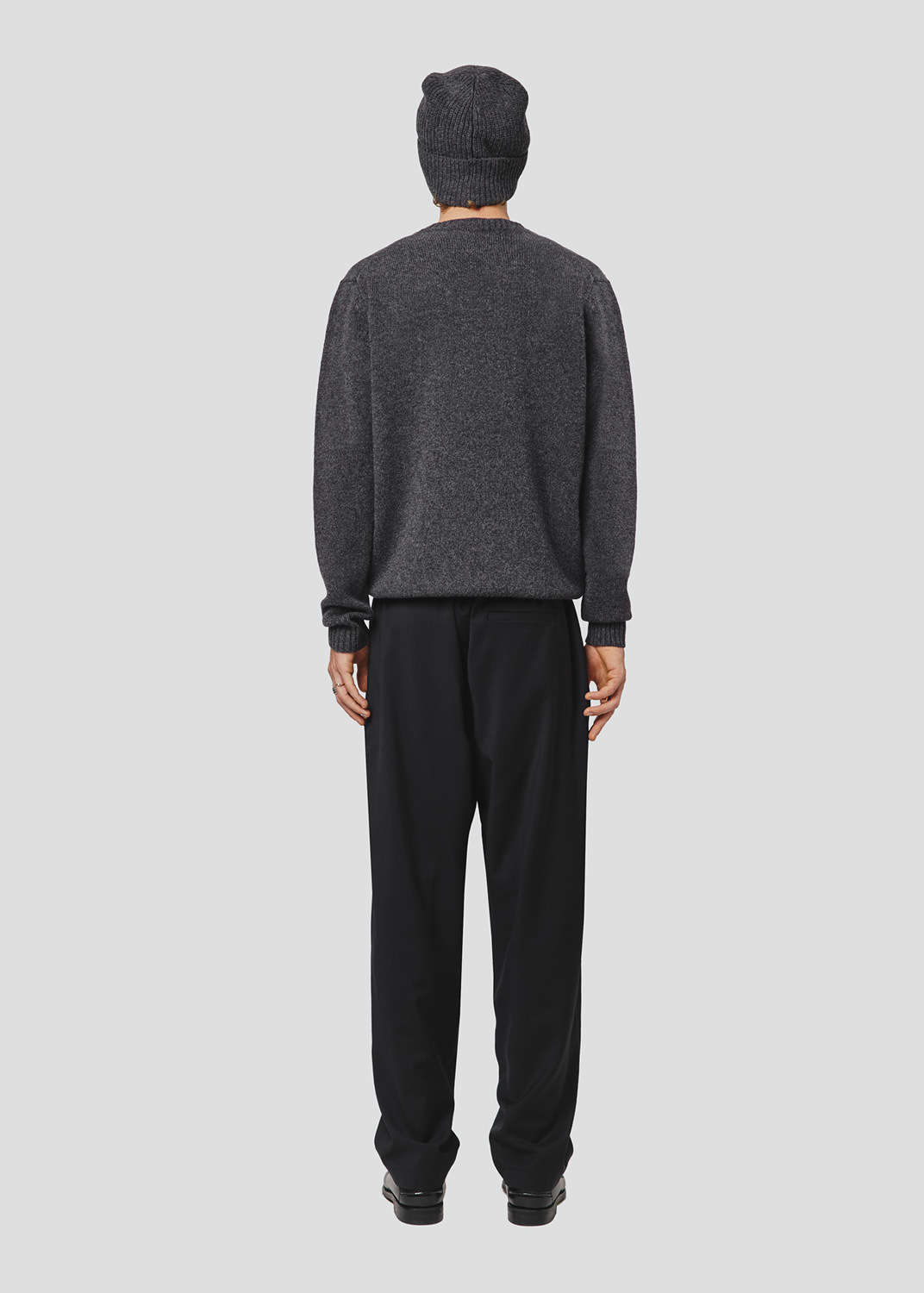 SEVEN GAUGE: LAMBSWOOL CREW NECK SWEATER GREY
