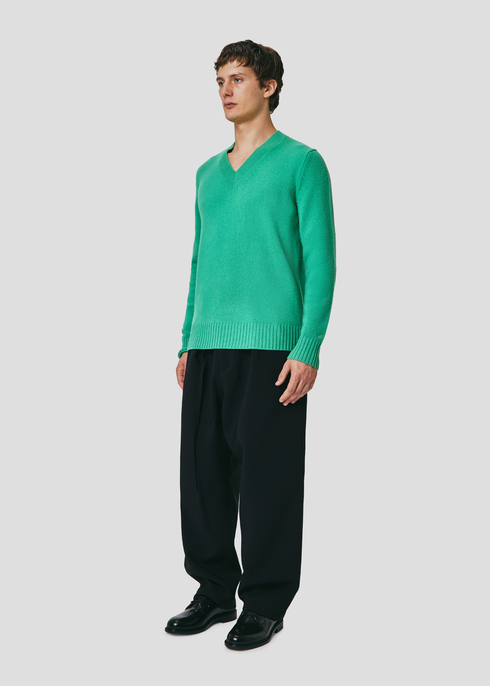 SEVEN GAUGE: V-NECK SWEATER FELCE