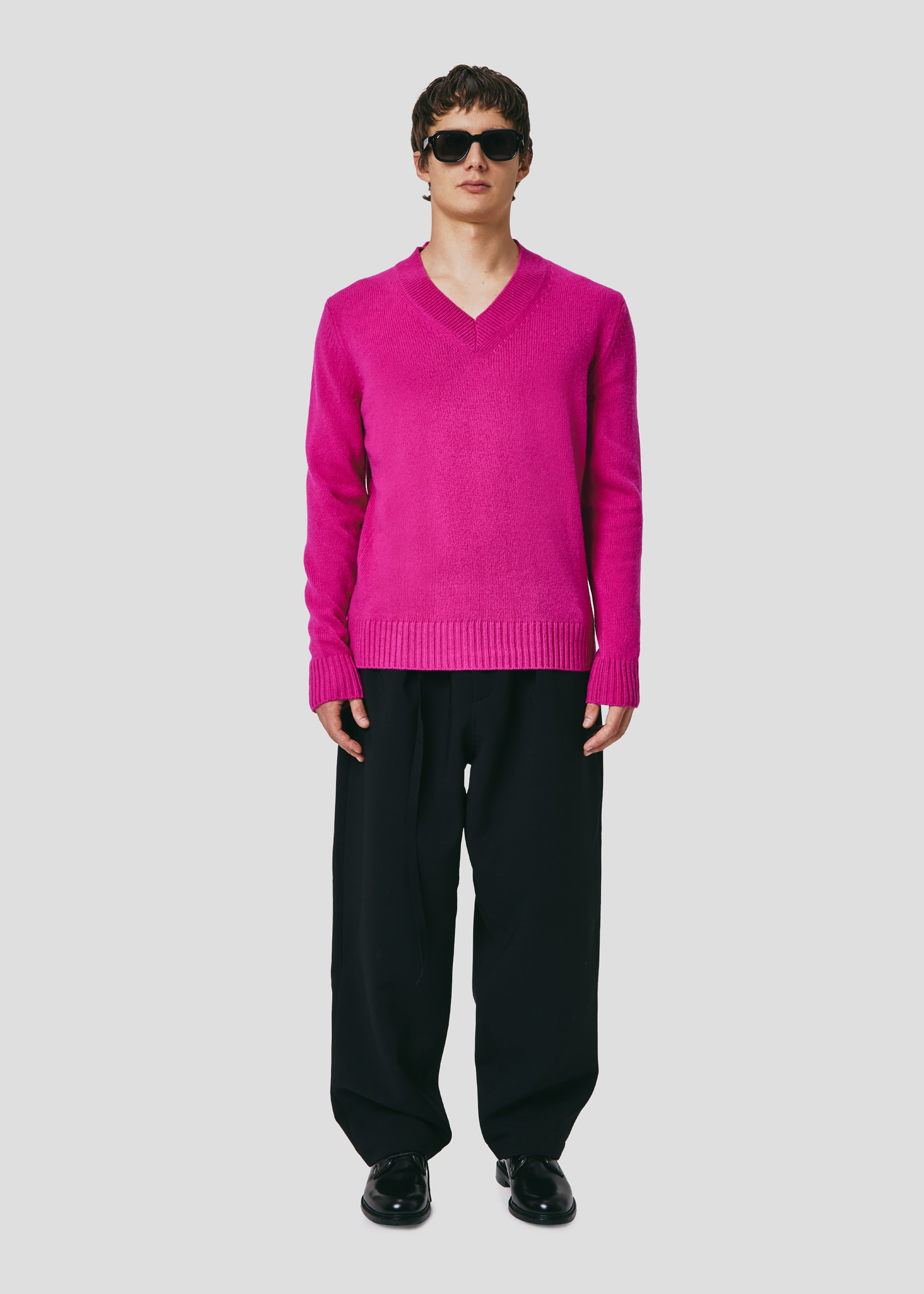 SEVEN GAUGE: MAGLIA SCOLLO A V IN LANA FUCSIA
