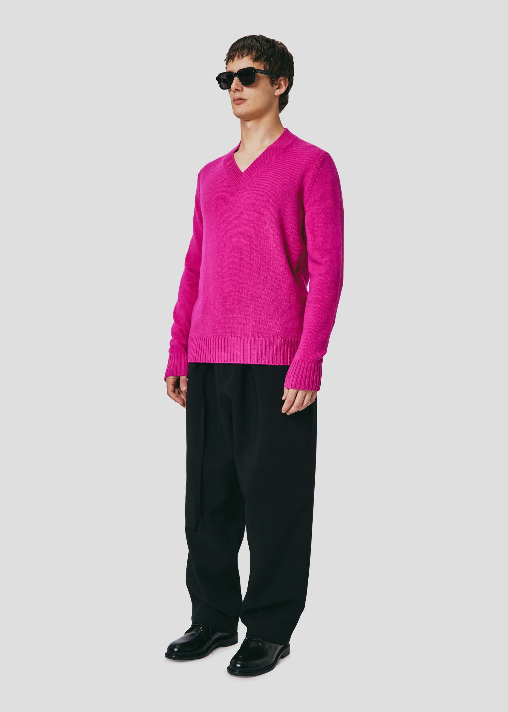 SEVEN GAUGE: MAGLIA SCOLLO A V IN LANA FUCSIA