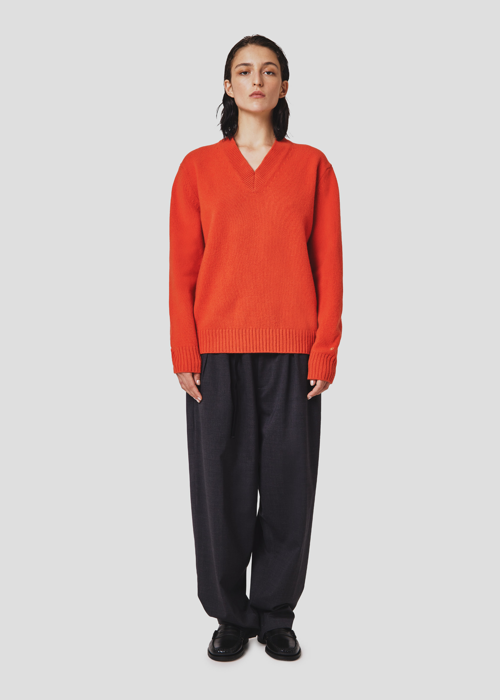SEVEN GAUGE: MAGLIA SCOLLO A V IN LANA ARANCIONE