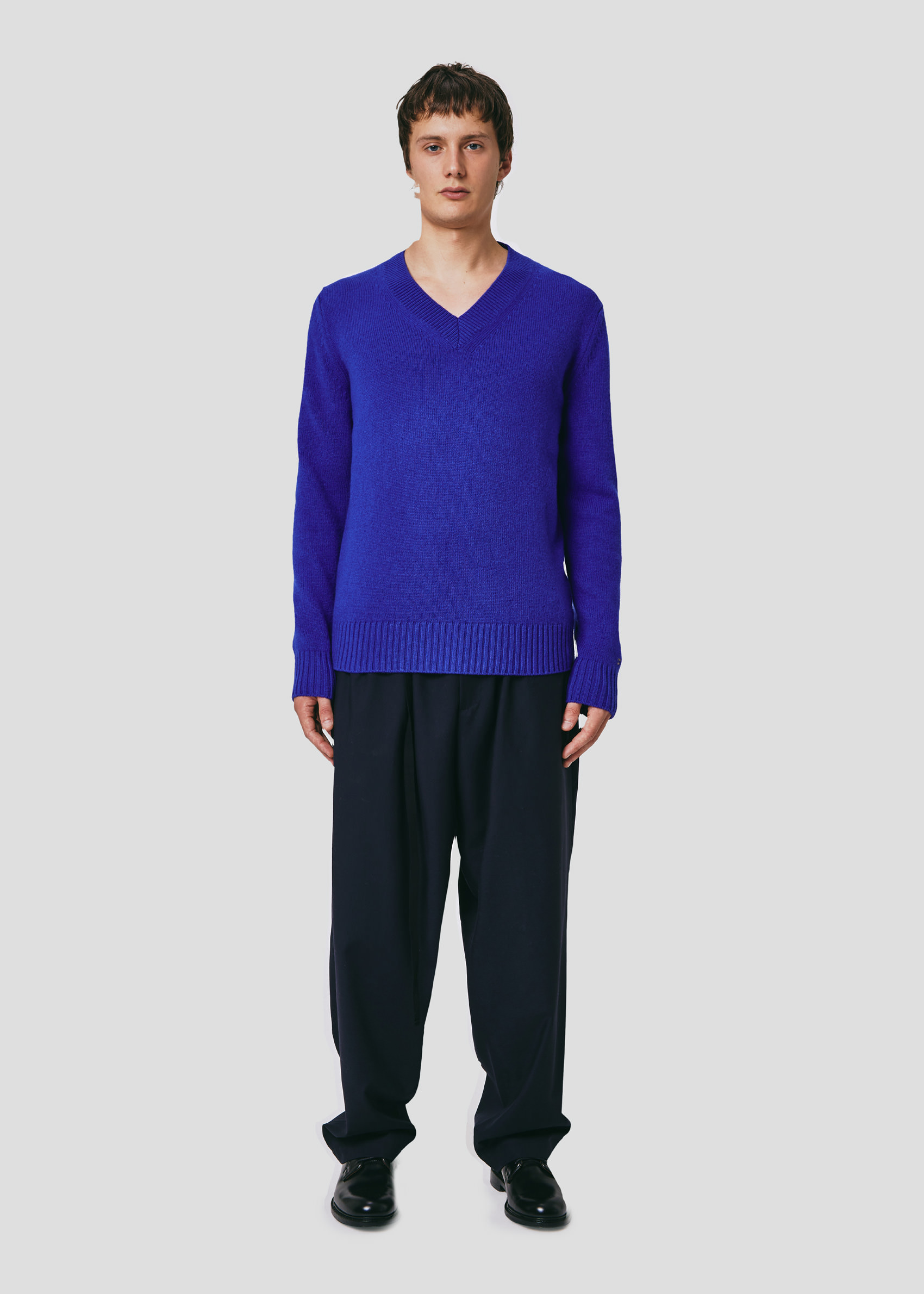 SEVEN GAUGE: V-NECK SWEATER COPIATIVO