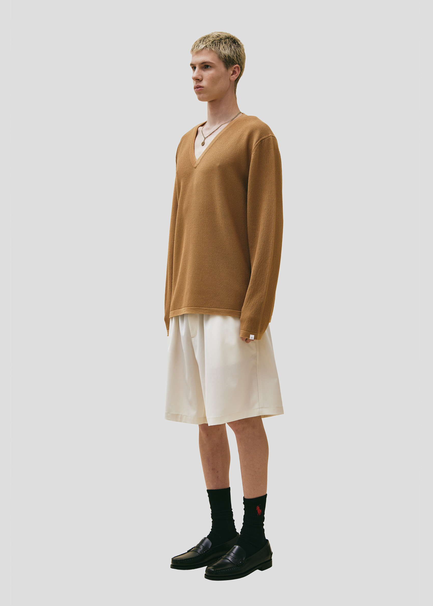 SEVEN GAUGE: MERINO RICE STITCH V NECK SWEATER CAMEL