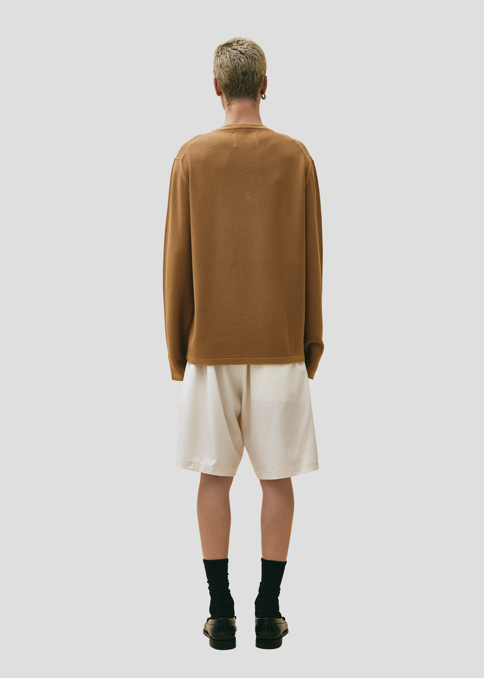 SEVEN GAUGE: MERINO RICE STITCH V NECK SWEATER CAMEL