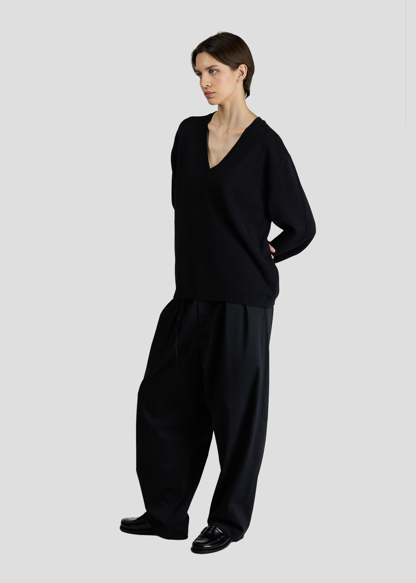 SEVEN GAUGE: COTTON PULLOVER V-NECK BLACK