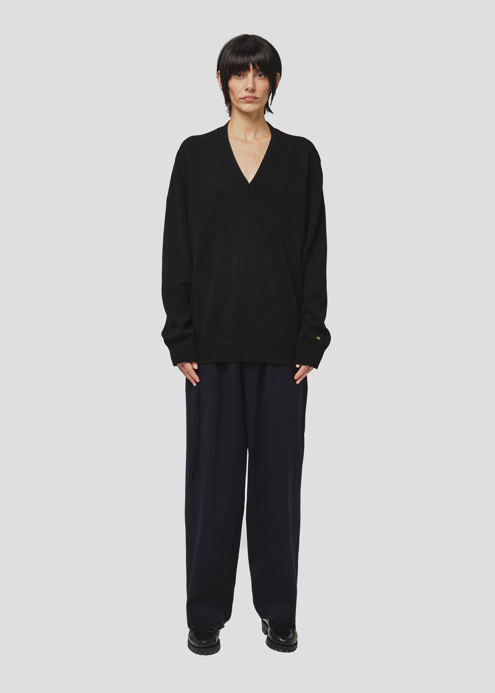 SEVEN GAUGE: PULLOVER SCOLLO A V IN COTONE NERO