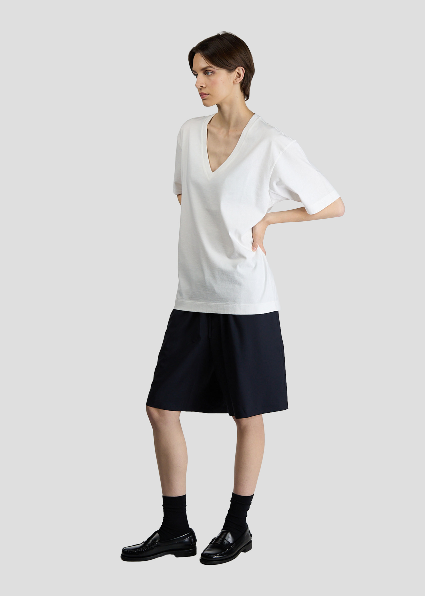 SEVEN GAUGE: T-SHIRT SCOLLO A V MANICA CORTA BIANCO