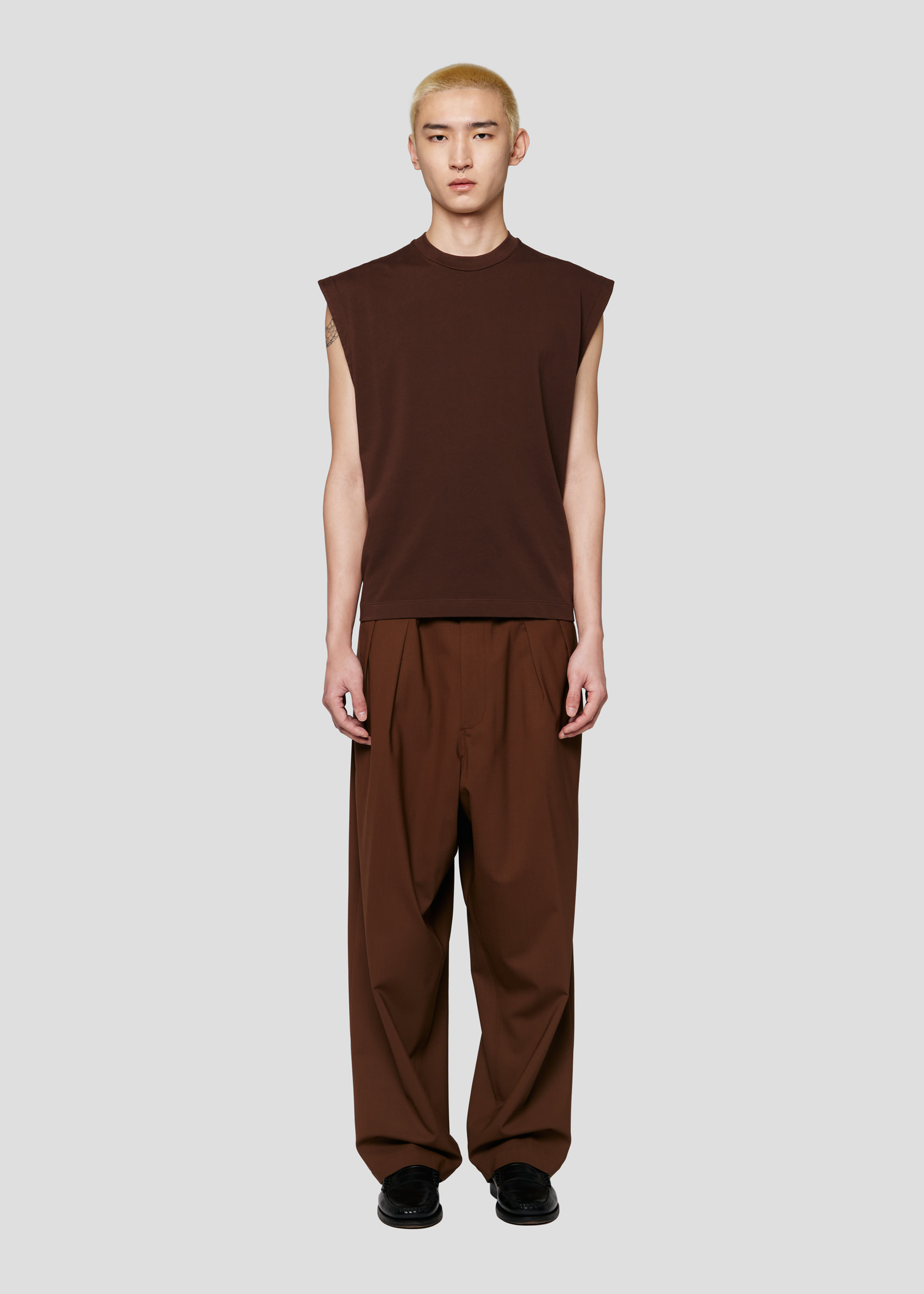 SEVEN GAUGE: T-SHIRT SLEEVELESS HEAVY JERSEY BROWN