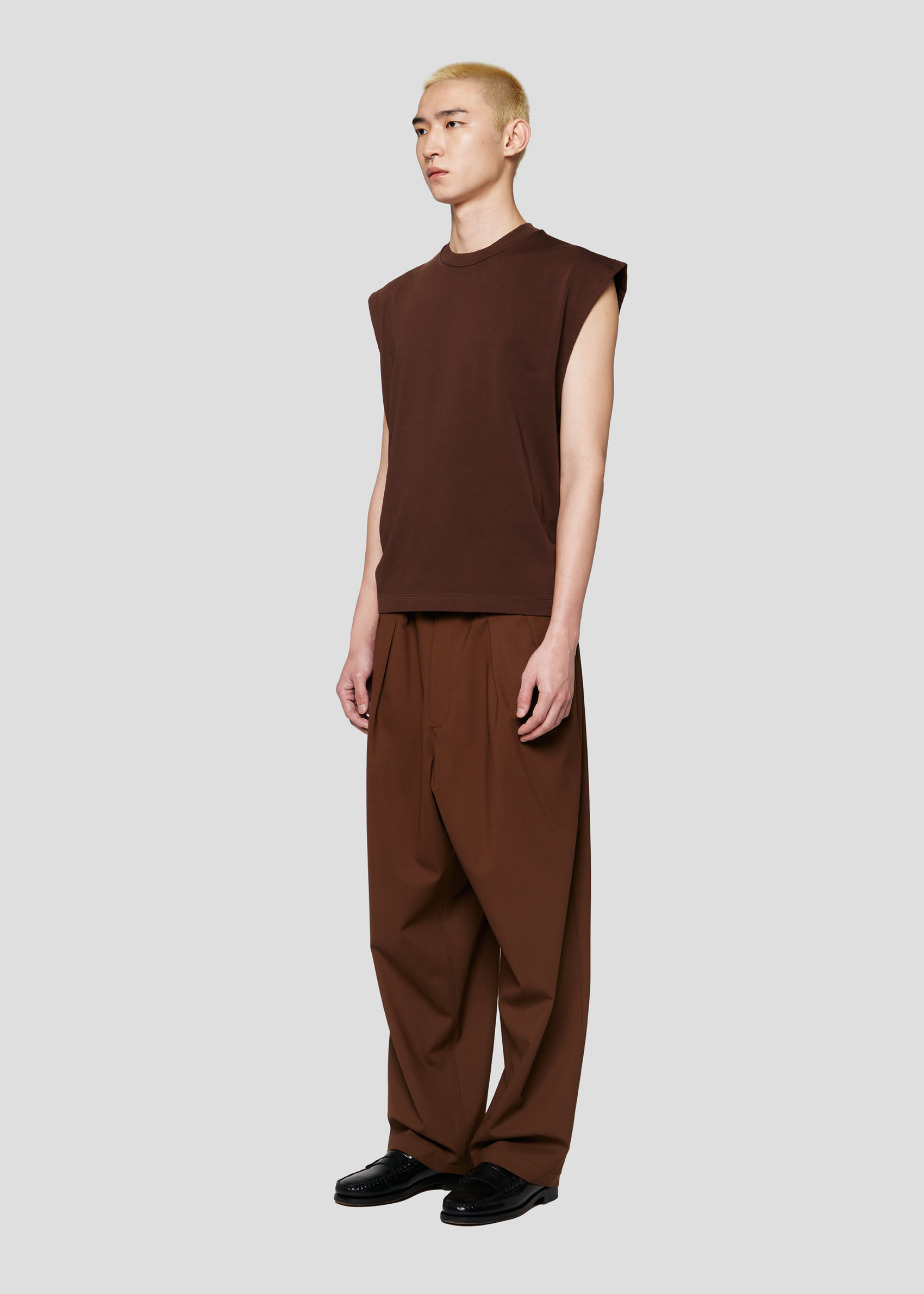 SEVEN GAUGE: T-SHIRT SLEEVELESS HEAVY JERSEY BROWN